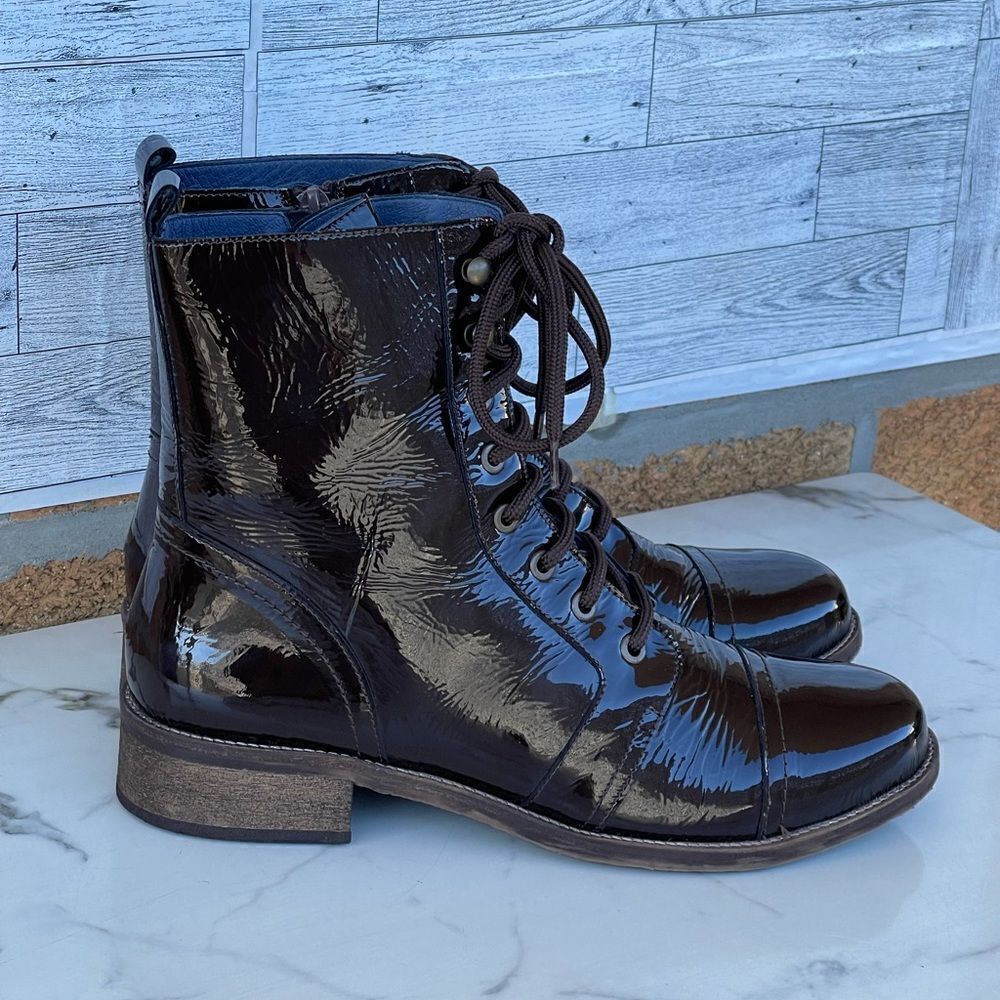 Unity in Diversity Women's Lace Up Boots size 43/12